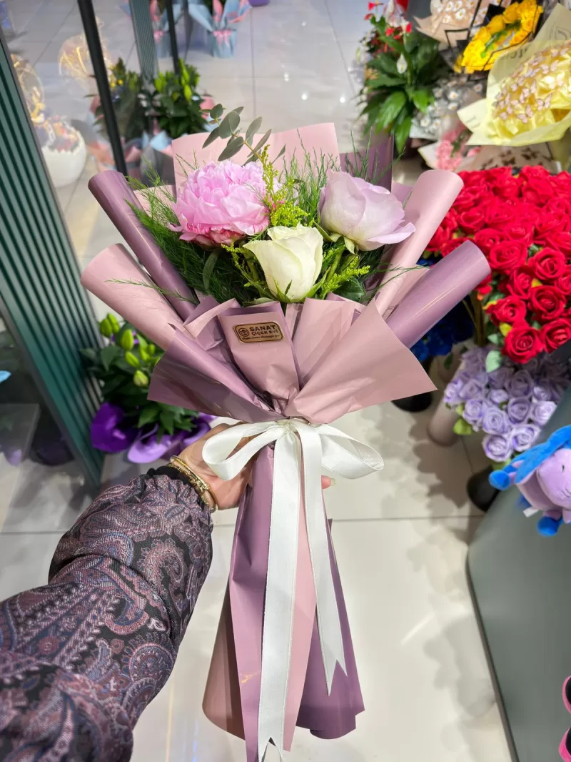 Gebze Şakayık Ve Gül Buketi