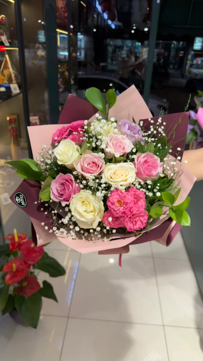 Beyaz-Pembe Tonları Gül Buketi