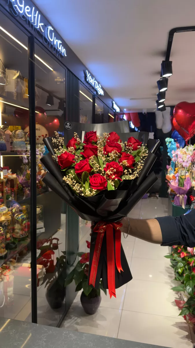 Gebze 11'li Kırmızı Yapay Kadife Gül Buketi