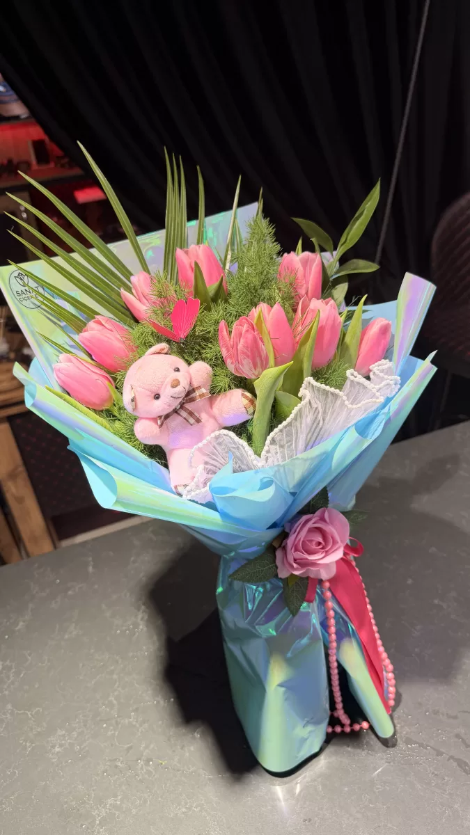 Pembe Lale Buketi