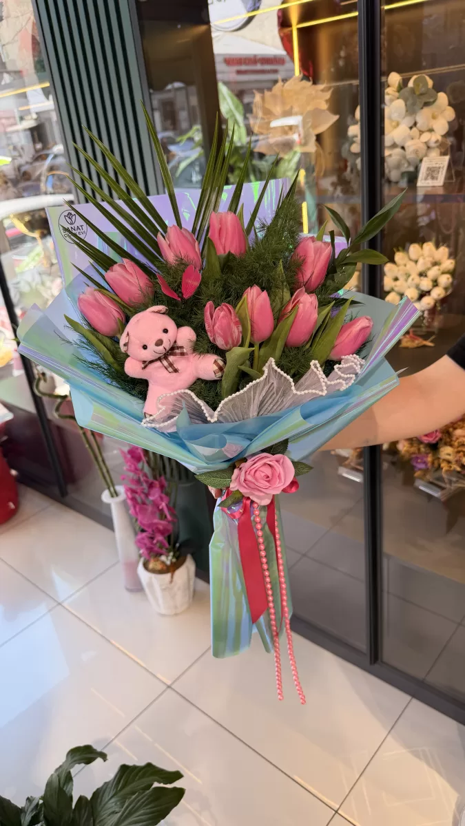 Pembe Lale Buketi