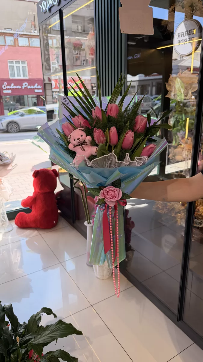 Pembe Lale Buketi