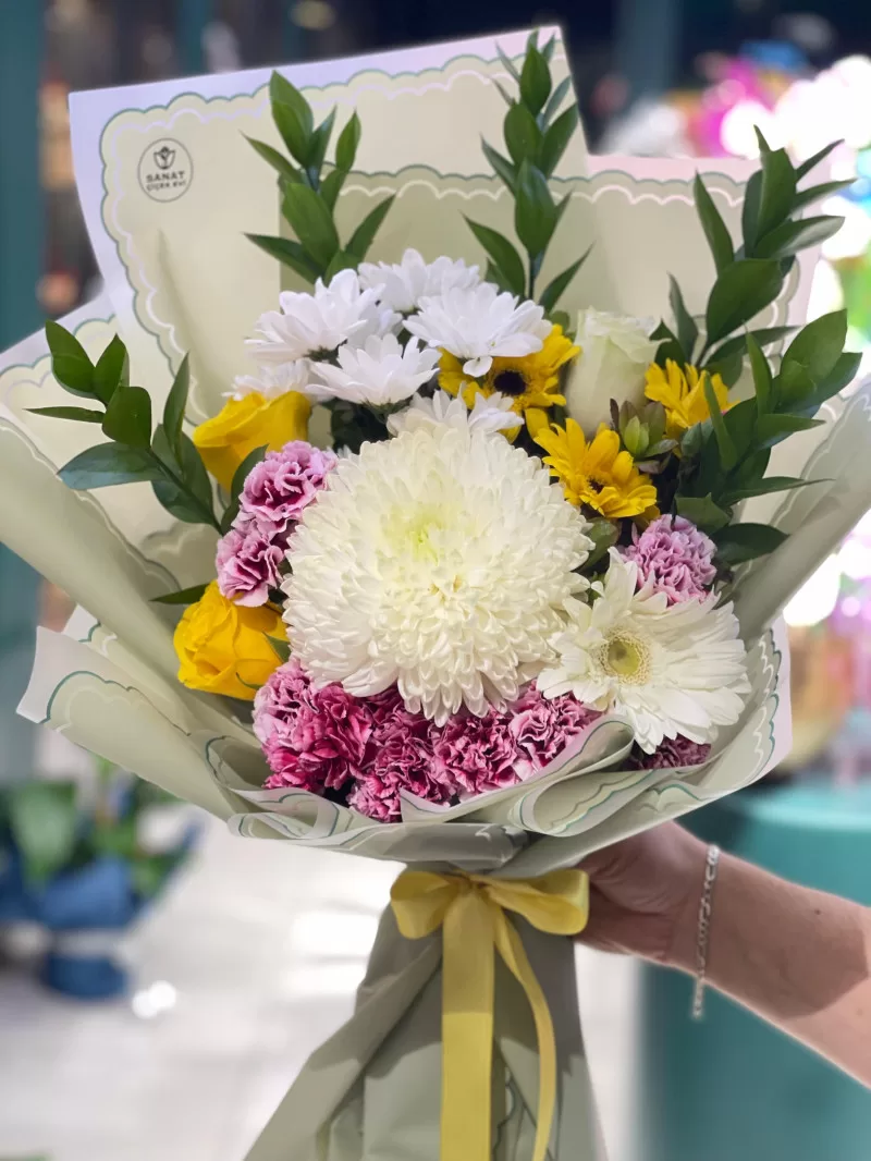 Beyaz Anastasya Ve Sarı Gül Buketi