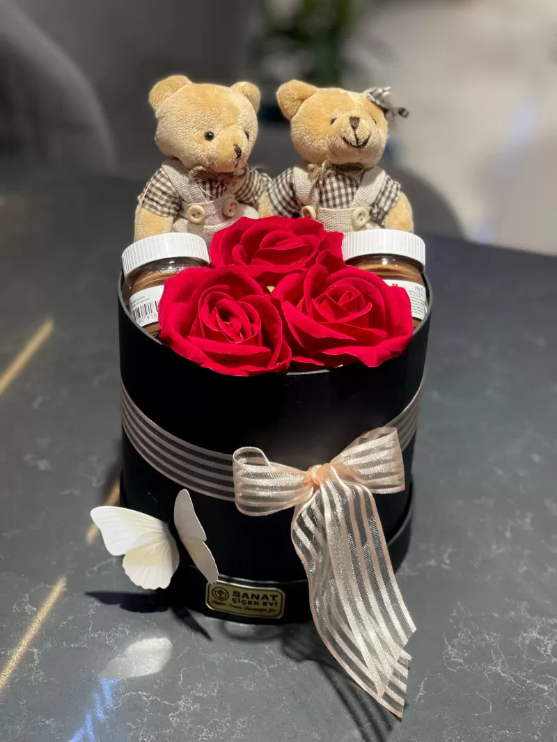 Kutuda Erkek & Dişi Ayıcık Gül Ve Çikolata