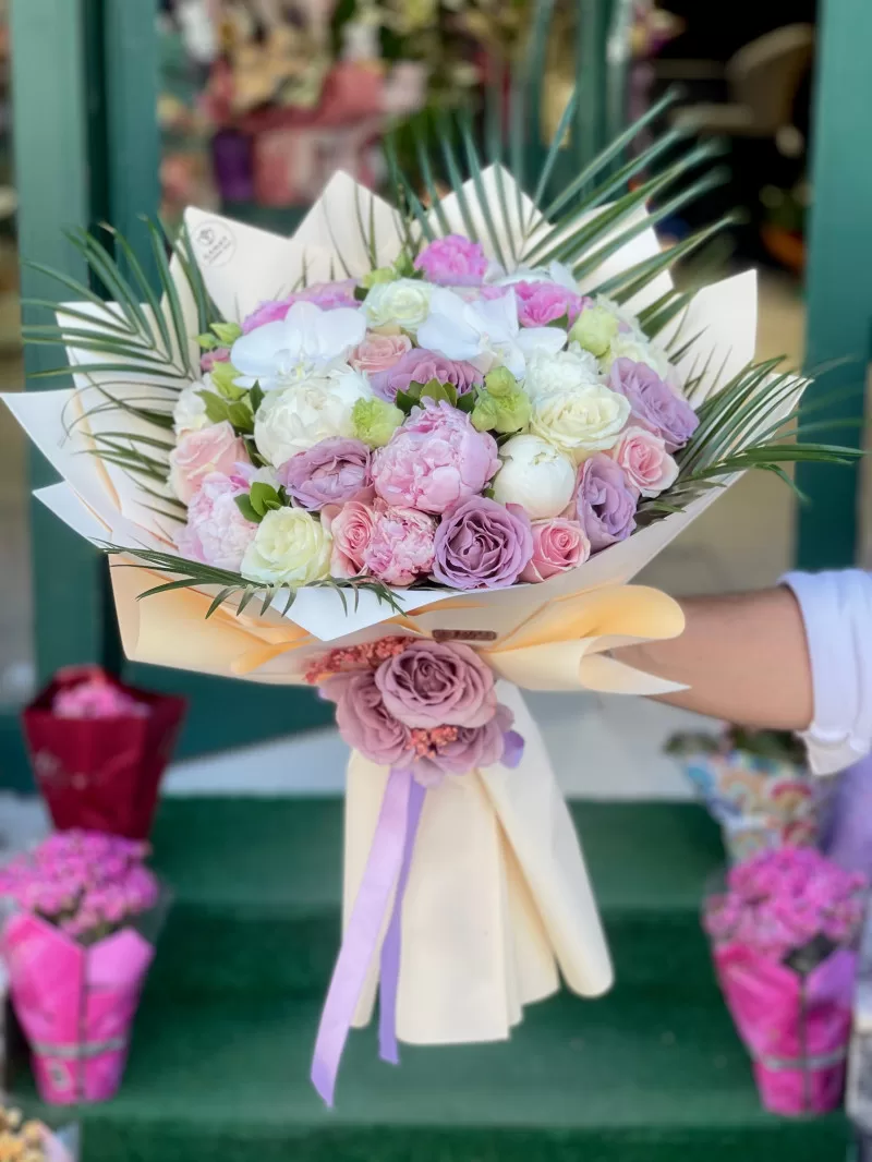 Gebze Şakayık & Gül & Orkide Buketi