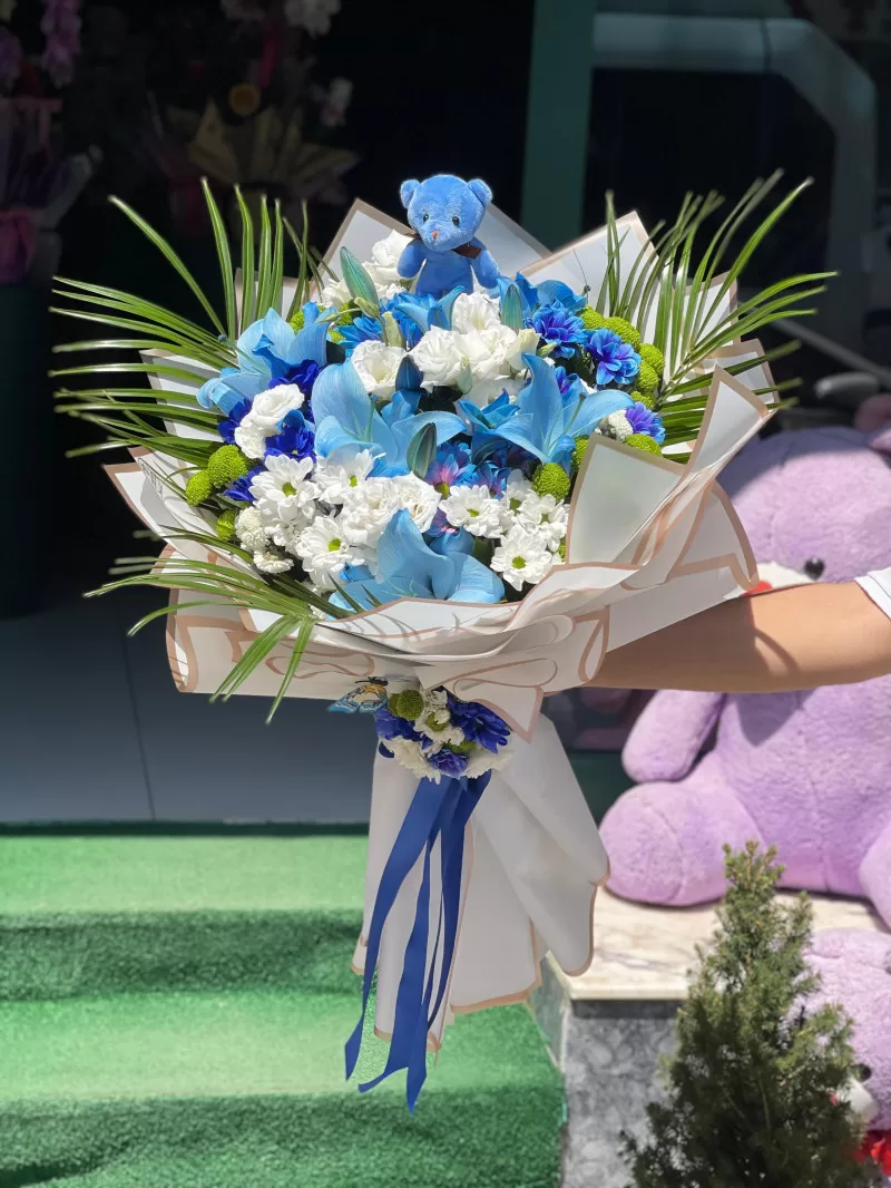 Mavi Lilyum Ve Papatya Buketi