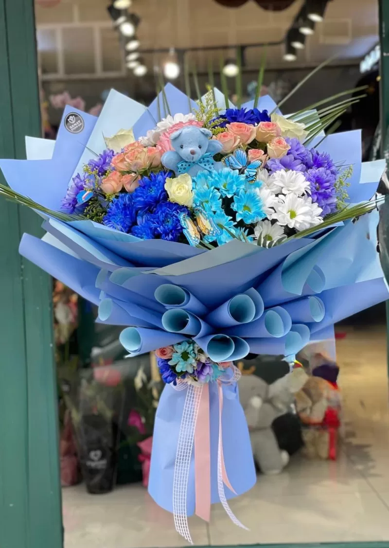 Mavili Papatya Ve Gül buketi