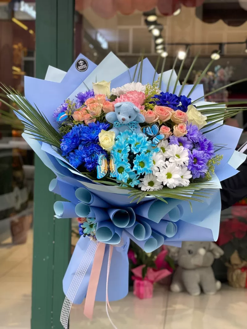 Mavili Papatya Ve Gül buketi