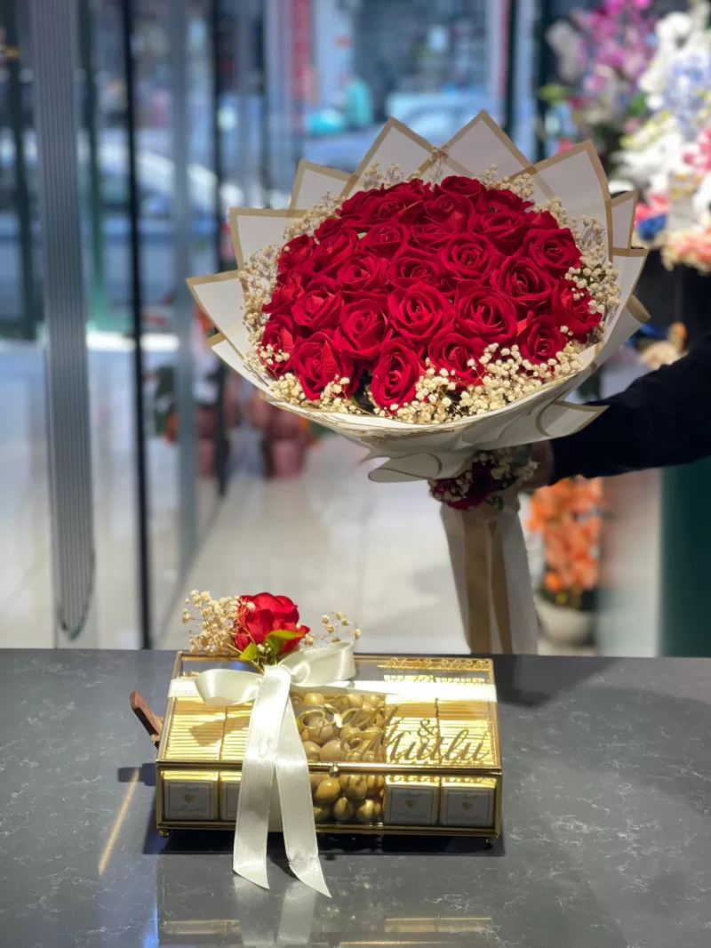 Kadife Gül Ve Çikolata Seti