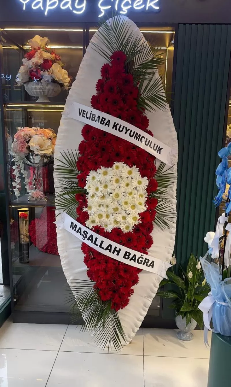 Çift Katlı Canlı Gerberalar İle Hazırlanmış Çelenk