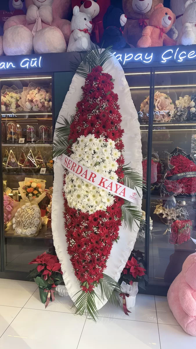 Çift Katlı Canlı Gerberalar İle Hazırlanmış Çelenk