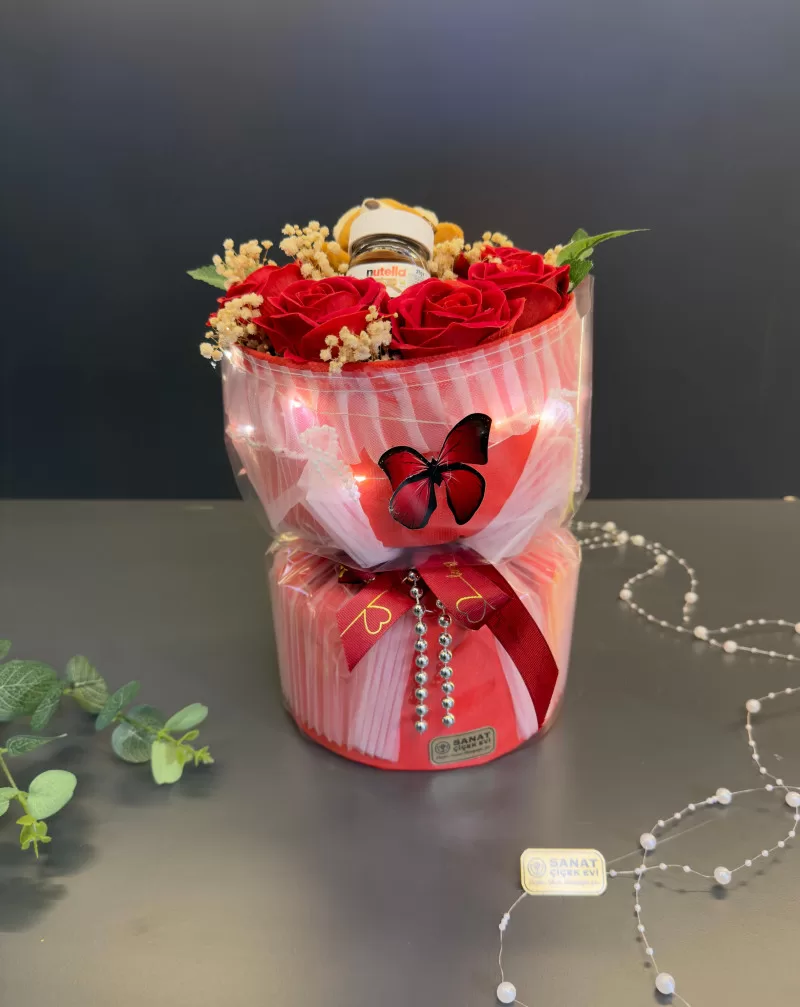 Işıklı Kutuda  Kırmızı Kadife Gül, Ayıcık Ve Çikolata