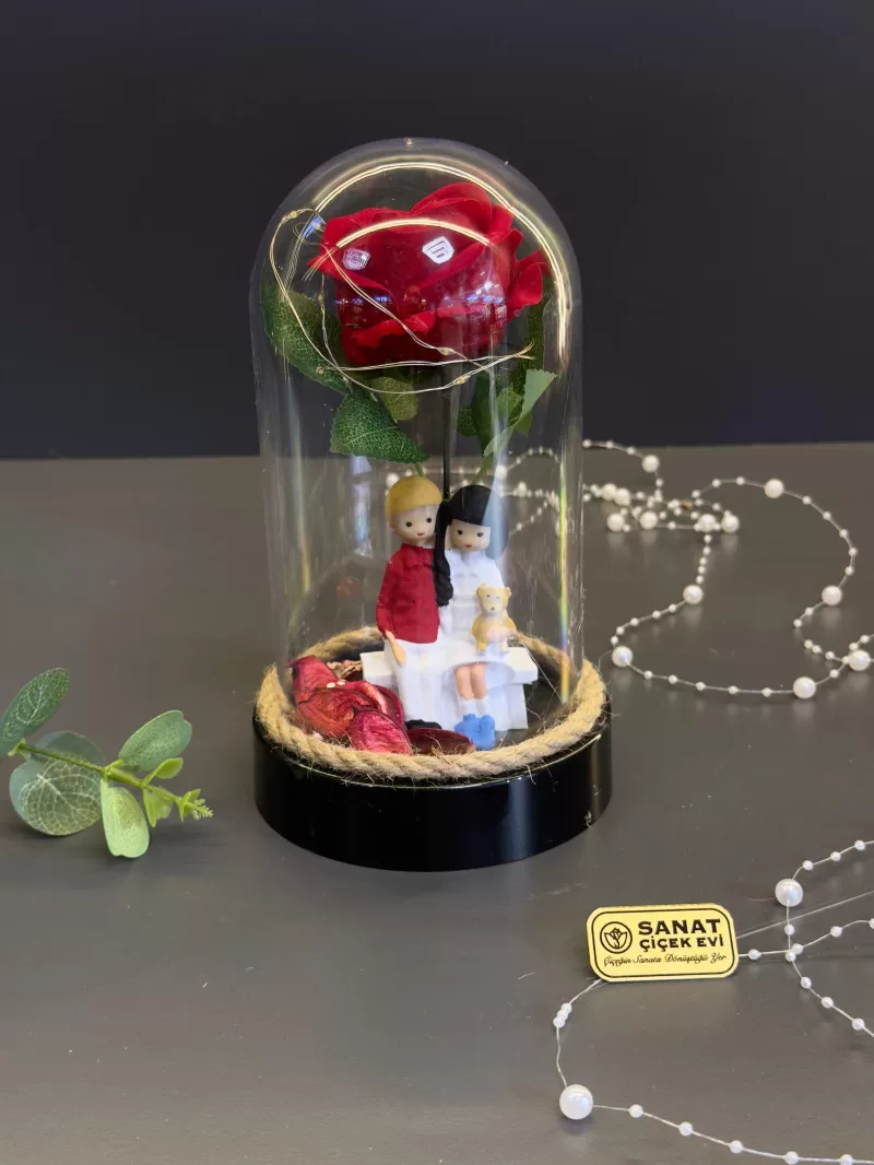 Işıklı Fanusta Kırmızı Kadife Gül