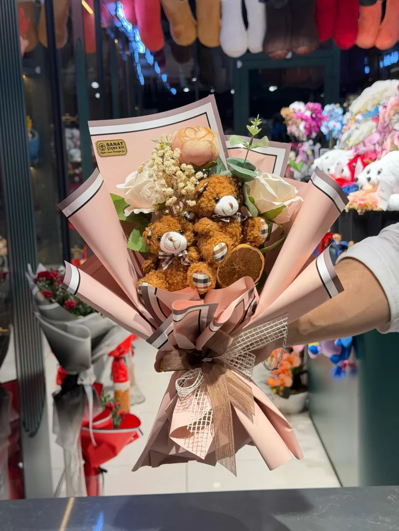 Ayıcıklı Yapa Şakayık Buketi