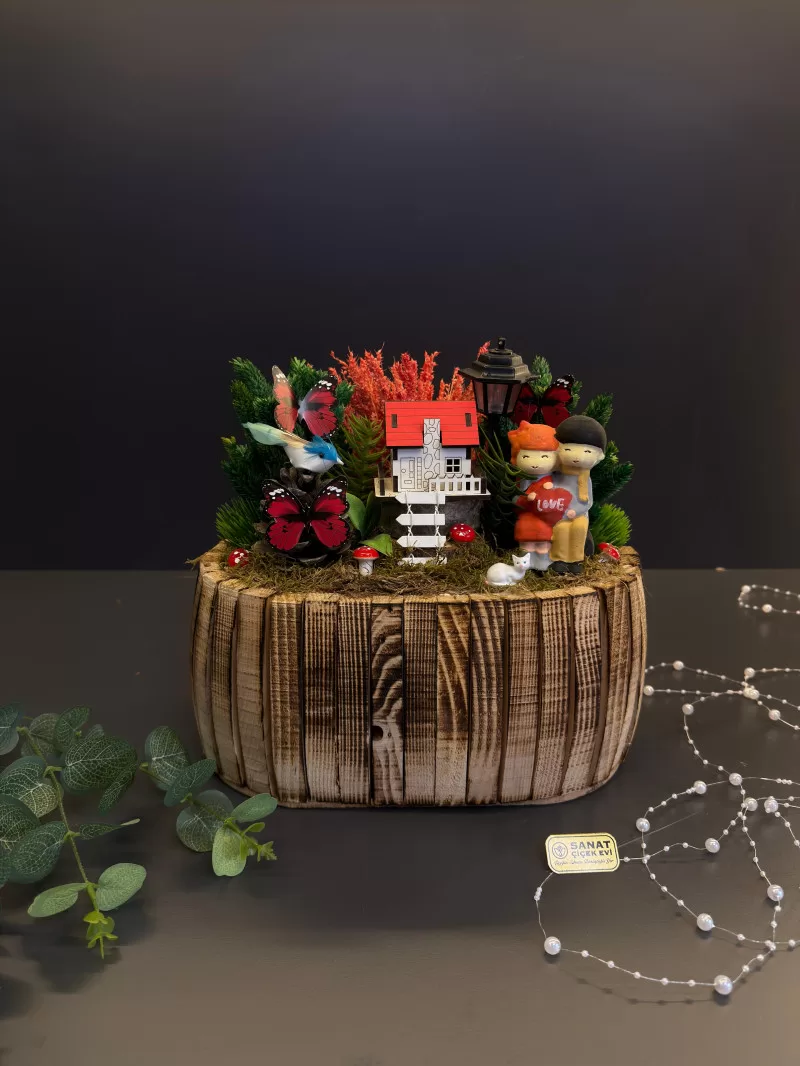 Ahşap Saksıda Işıklı Mini Bahçe