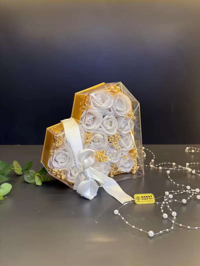 Işıklı Kapl Kutuda Beyaz Kadife Güller