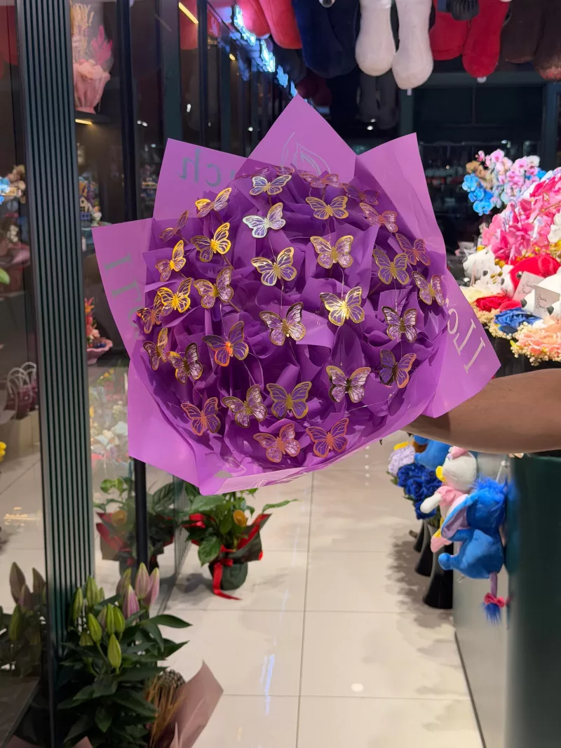 Işıklı Kelebek Buketi